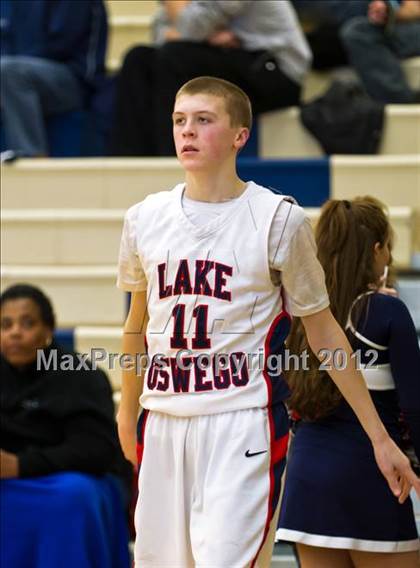Thumbnail 3 in Lake Oswego vs. West Linn  photogallery.