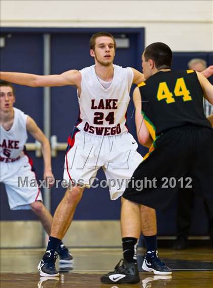 Thumbnail 3 in Lake Oswego vs. West Linn  photogallery.