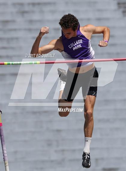 Thumbnail 1 in CIF NCS Masters Track and Field (Pole Vault) photogallery.