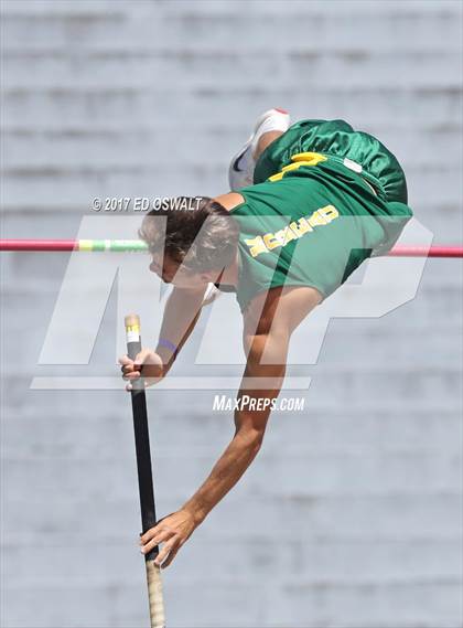 Thumbnail 1 in CIF NCS Masters Track and Field (Pole Vault) photogallery.