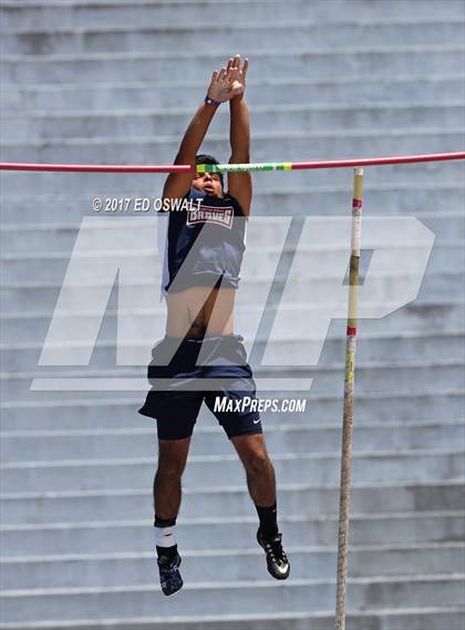 Thumbnail 1 in CIF NCS Masters Track and Field (Pole Vault) photogallery.