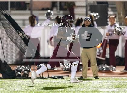 Thumbnail 1 in West Memphis vs. Benton (AAA 6A Semifinal) photogallery.