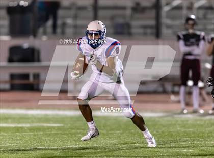 Thumbnail 1 in West Memphis vs. Benton (AAA 6A Semifinal) photogallery.