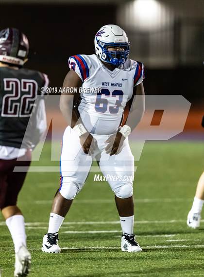 Thumbnail 2 in West Memphis vs. Benton (AAA 6A Semifinal) photogallery.