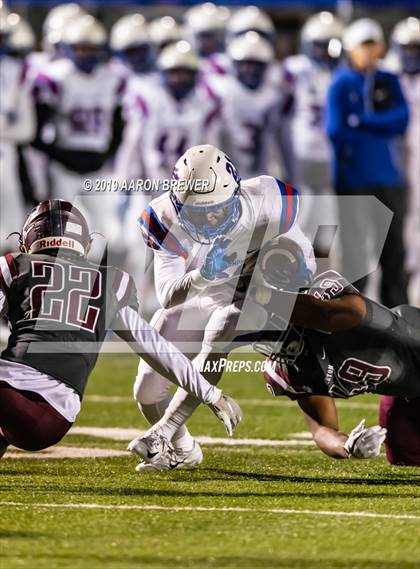 Thumbnail 3 in West Memphis vs. Benton (AAA 6A Semifinal) photogallery.