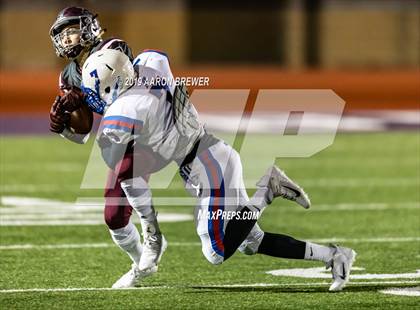 Thumbnail 1 in West Memphis vs. Benton (AAA 6A Semifinal) photogallery.