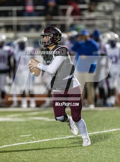 Thumbnail 2 in West Memphis vs. Benton (AAA 6A Semifinal) photogallery.