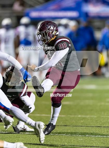 Thumbnail 2 in West Memphis vs. Benton (AAA 6A Semifinal) photogallery.