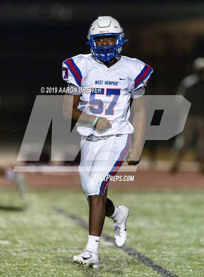 Thumbnail 1 in West Memphis vs. Benton (AAA 6A Semifinal) photogallery.