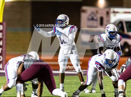 Thumbnail 3 in West Memphis vs. Benton (AAA 6A Semifinal) photogallery.