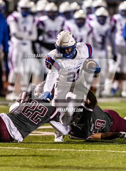 Thumbnail 1 in West Memphis vs. Benton (AAA 6A Semifinal) photogallery.