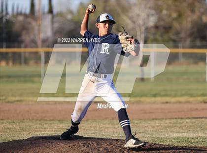 Thumbnail 1 in Rosemont @ Monterey Trail photogallery.