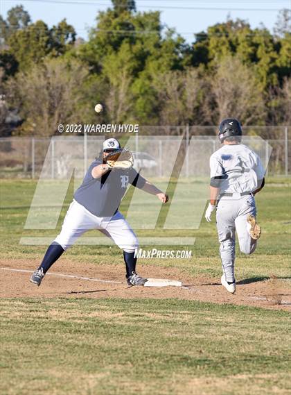 Thumbnail 1 in Rosemont @ Monterey Trail photogallery.