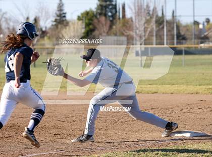 Thumbnail 1 in Rosemont @ Monterey Trail photogallery.