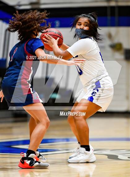 Thumbnail 2 in Perry @ Chandler photogallery.