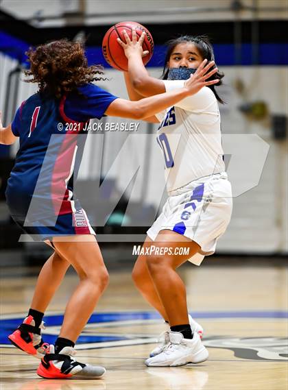 Thumbnail 3 in Perry @ Chandler photogallery.