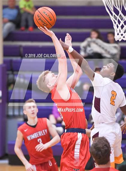 Thumbnail 3 in Harlandale vs Wimberley (Boerne ISD Tournament) photogallery.