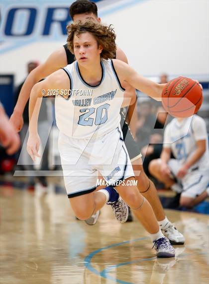 Thumbnail 2 in Archbishop Mitty @ Valley Christian photogallery.