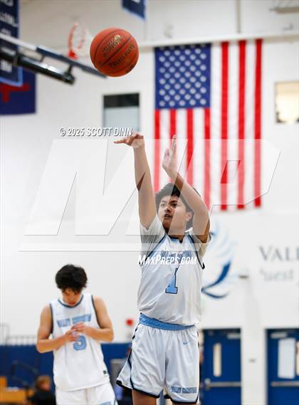 Thumbnail 3 in Archbishop Mitty @ Valley Christian photogallery.