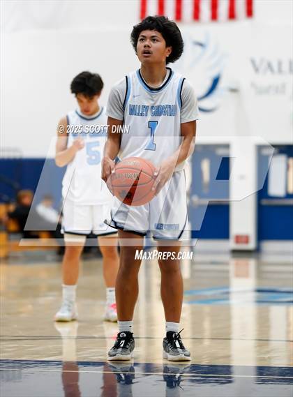 Thumbnail 2 in Archbishop Mitty @ Valley Christian photogallery.