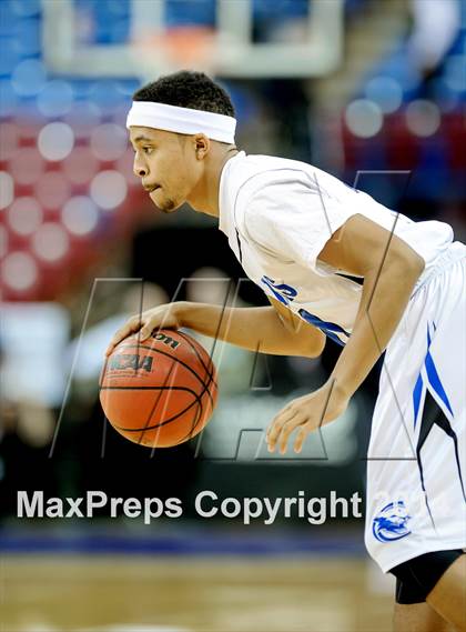 Thumbnail 2 in Capital Christian vs. Central Catholic (CIF SJS D5 Final) photogallery.