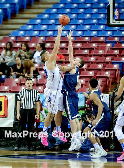 Thumbnail 2 in Capital Christian vs. Central Catholic (CIF SJS D5 Final) photogallery.