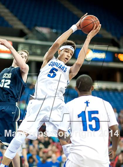 Thumbnail 3 in Capital Christian vs. Central Catholic (CIF SJS D5 Final) photogallery.
