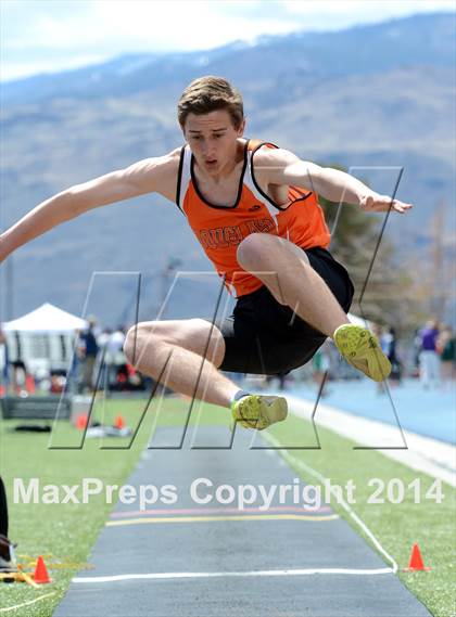 Thumbnail 2 in Northwest Invitational @ McQueen photogallery.
