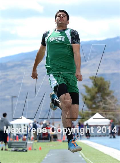 Thumbnail 2 in Northwest Invitational @ McQueen photogallery.