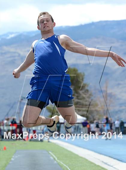 Thumbnail 1 in Northwest Invitational @ McQueen photogallery.