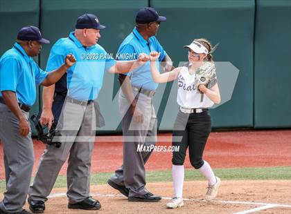 Thumbnail 3 in Crawford vs. Weimar (UIL 2A Semifinal) photogallery.
