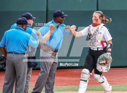 Thumbnail 2 in Crawford vs. Weimar (UIL 2A Semifinal) photogallery.