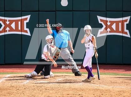 Thumbnail 2 in Crawford vs. Weimar (UIL 2A Semifinal) photogallery.