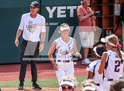 Thumbnail 2 in Crawford vs. Weimar (UIL 2A Semifinal) photogallery.
