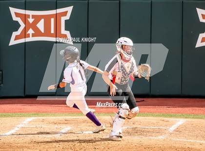 Thumbnail 2 in Crawford vs. Weimar (UIL 2A Semifinal) photogallery.