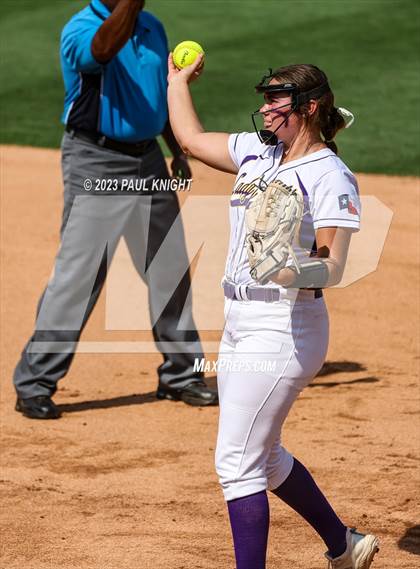 Thumbnail 1 in Crawford vs. Weimar (UIL 2A Semifinal) photogallery.