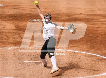 Thumbnail 3 in Crawford vs. Weimar (UIL 2A Semifinal) photogallery.