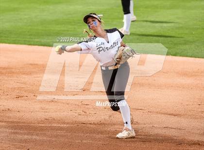 Thumbnail 2 in Crawford vs. Weimar (UIL 2A Semifinal) photogallery.