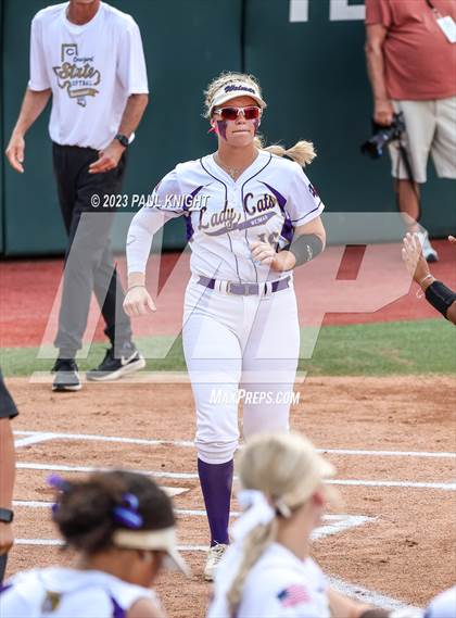 Thumbnail 2 in Crawford vs. Weimar (UIL 2A Semifinal) photogallery.