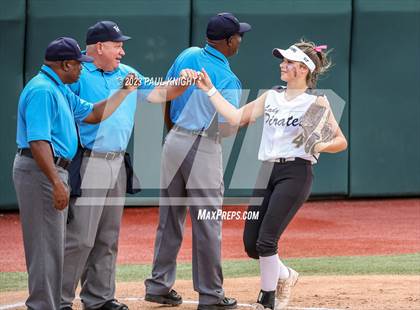 Thumbnail 2 in Crawford vs. Weimar (UIL 2A Semifinal) photogallery.