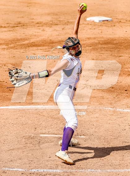 Thumbnail 2 in Crawford vs. Weimar (UIL 2A Semifinal) photogallery.