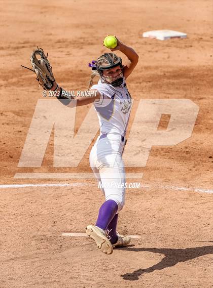 Thumbnail 3 in Crawford vs. Weimar (UIL 2A Semifinal) photogallery.