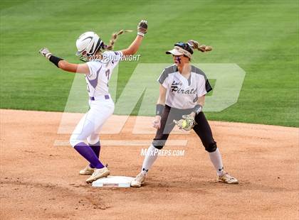 Thumbnail 2 in Crawford vs. Weimar (UIL 2A Semifinal) photogallery.