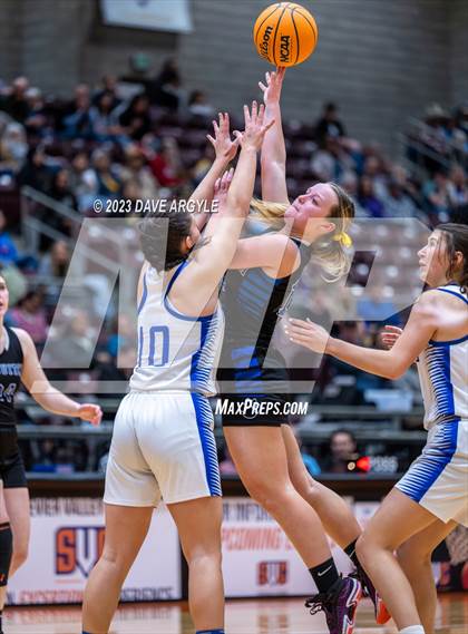 Thumbnail 3 in Rich vs. Panguitch (UHSAA 1A Quarterfinal) photogallery.