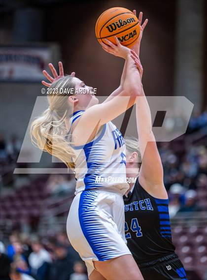 Thumbnail 3 in Rich vs. Panguitch (UHSAA 1A Quarterfinal) photogallery.