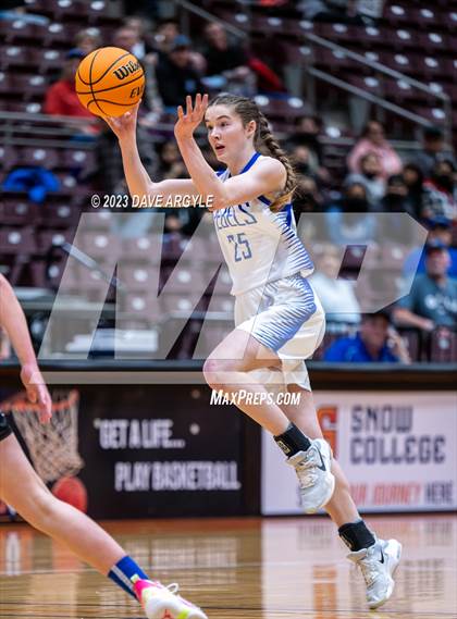 Thumbnail 2 in Rich vs. Panguitch (UHSAA 1A Quarterfinal) photogallery.