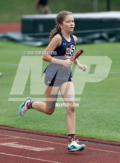 Thumbnail 2 in NCISAA D1 Championship (4x800) photogallery.