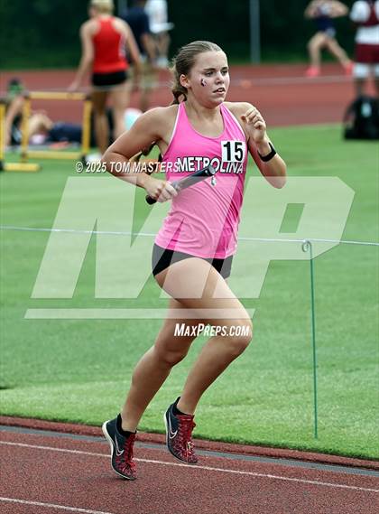 Thumbnail 2 in NCISAA D1 Championship (4x800) photogallery.