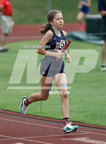Thumbnail 2 in NCISAA D1 Championship (4x800) photogallery.