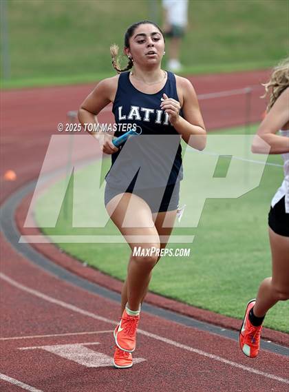 Thumbnail 2 in NCISAA D1 Championship (4x800) photogallery.